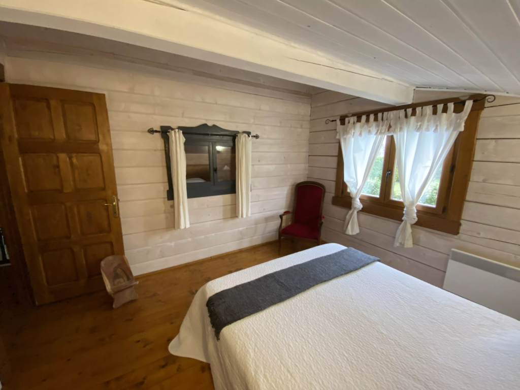 Chambre gite chalet cathare